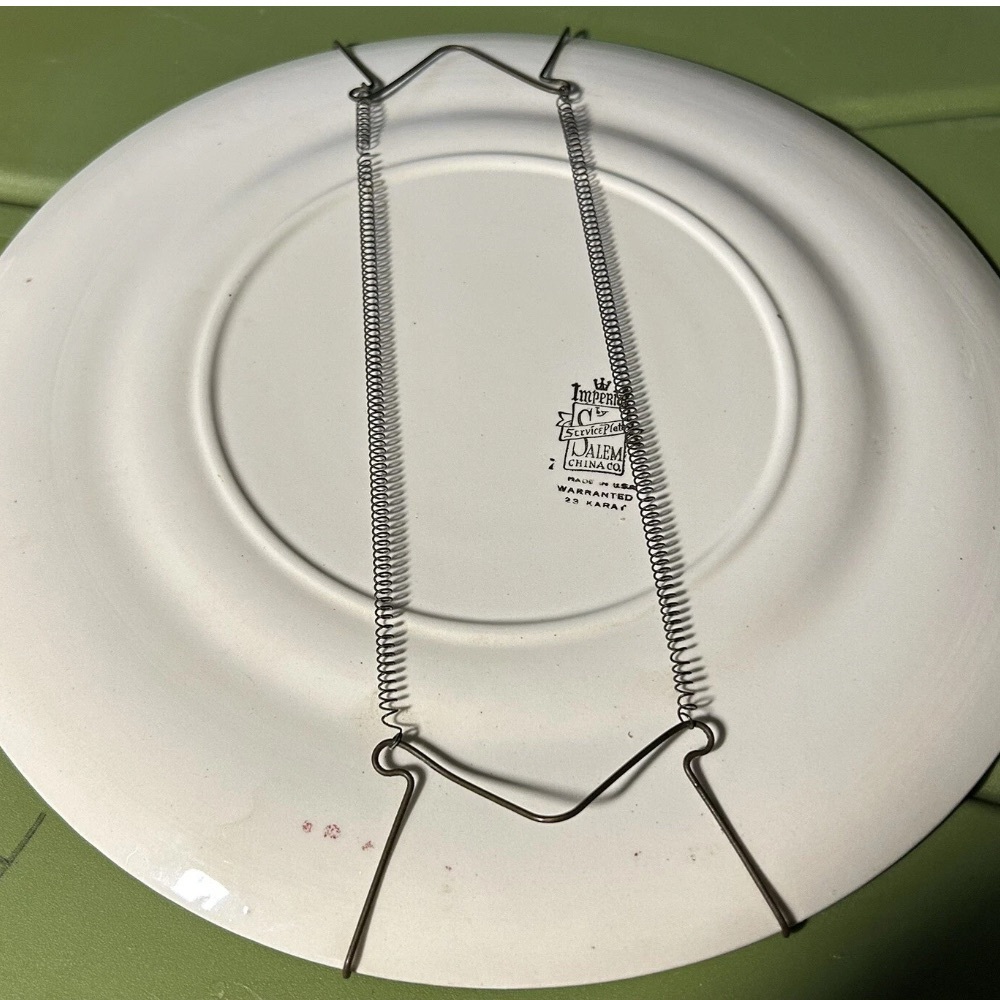 VINTAGE, IMPERIAL BY SERVICE PLATES 23 KARAT GOLD 2 WOMEN 10 3/4" COLLECTABLE - Picture 2 of 3